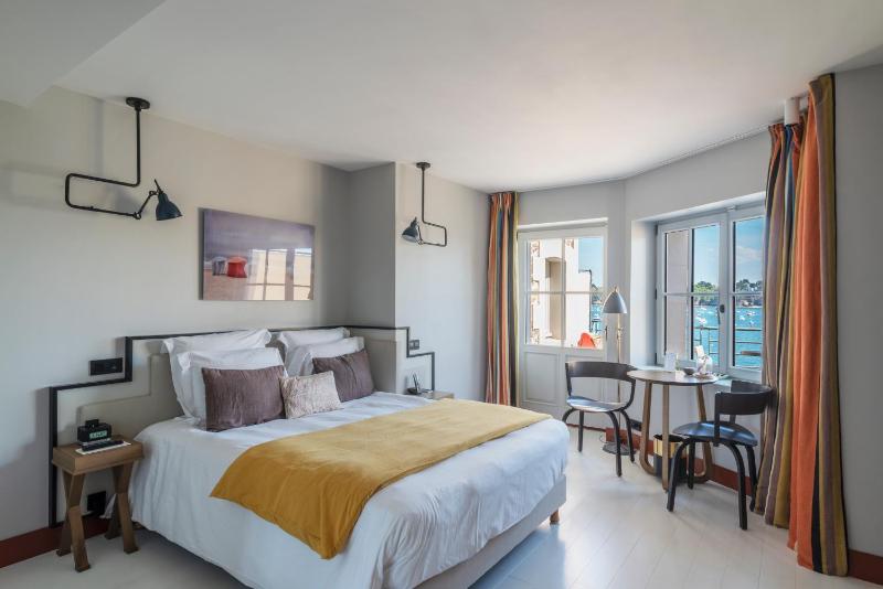 Deluxe Double Room with Balcony and Sea View image 1