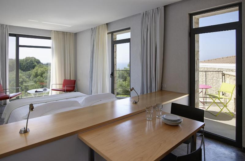 Leivatho Hotel - image 46