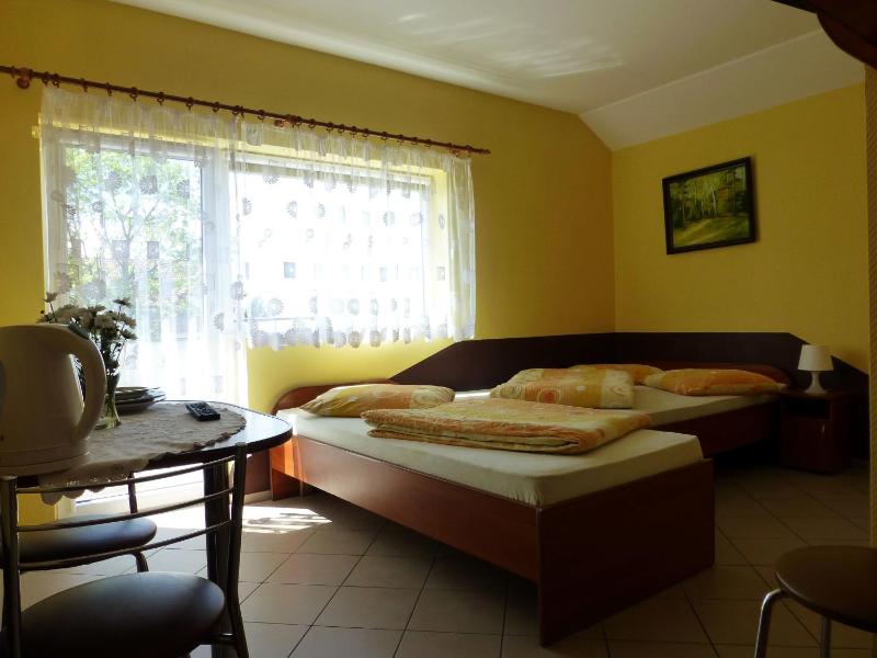 Triple Room with Private Bathroom image 3