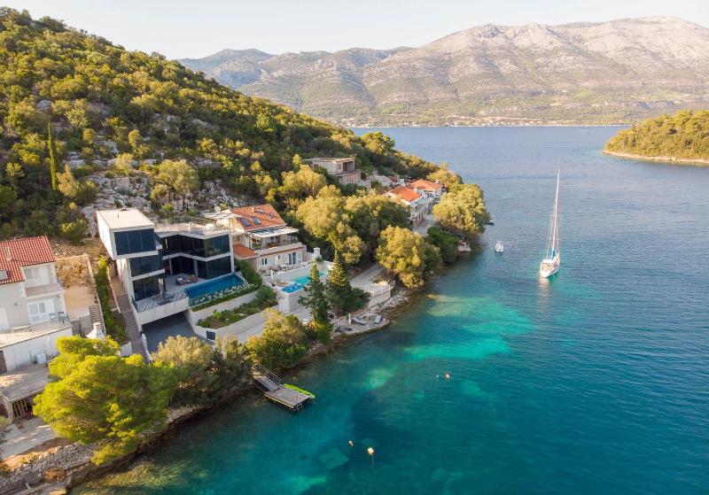 Villa Sea La Vie Seafront Location 4 Bedrooms Sea Access - image 19
