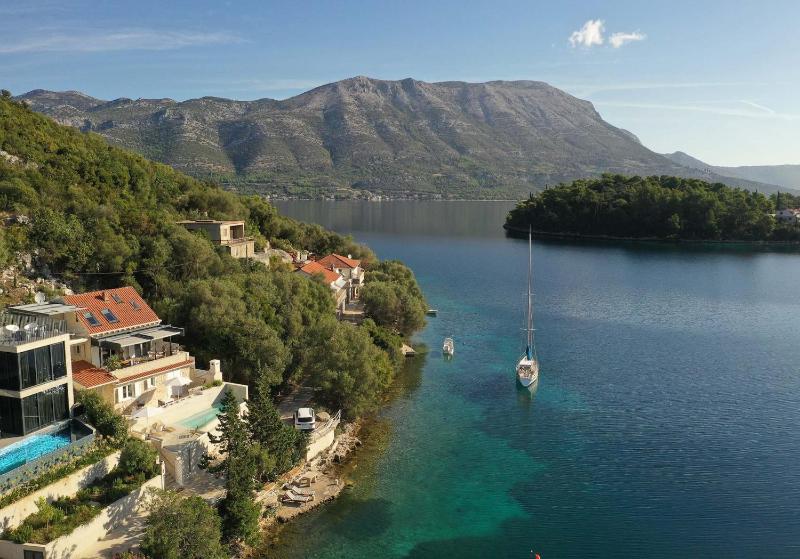 Villa Sea La Vie Seafront Location 4 Bedrooms Sea Access - image 30