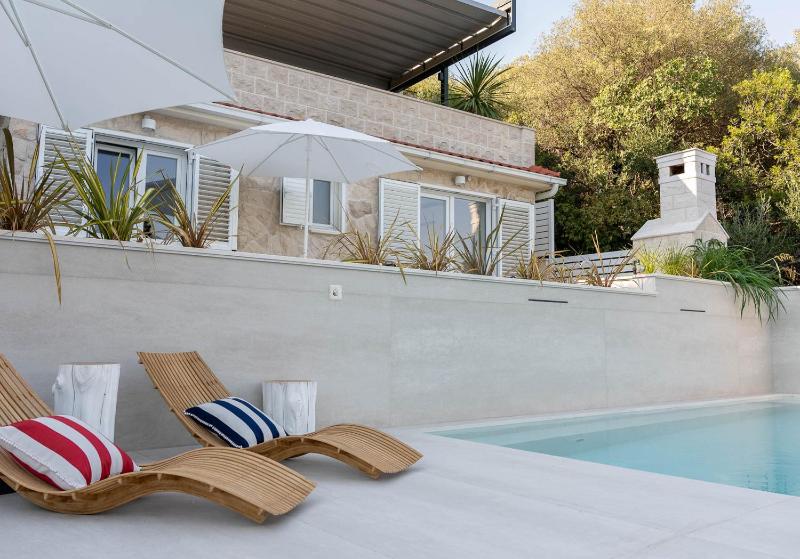 Villa Sea La Vie Seafront Location 4 Bedrooms Sea Access - image 27