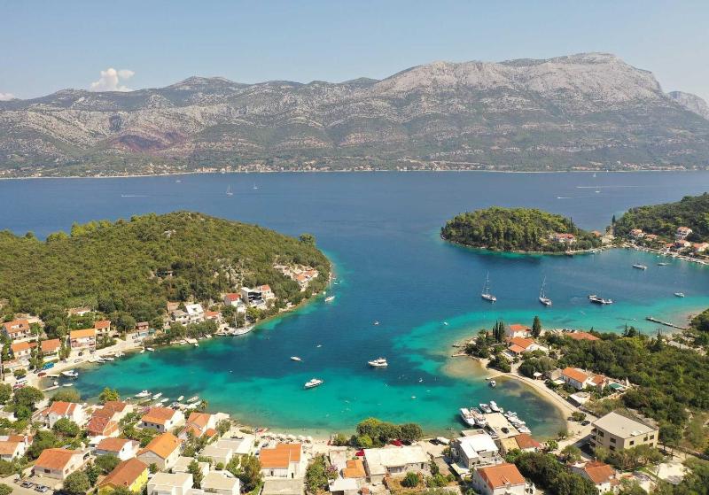Villa Sea La Vie Seafront Location 4 Bedrooms Sea Access - image 7