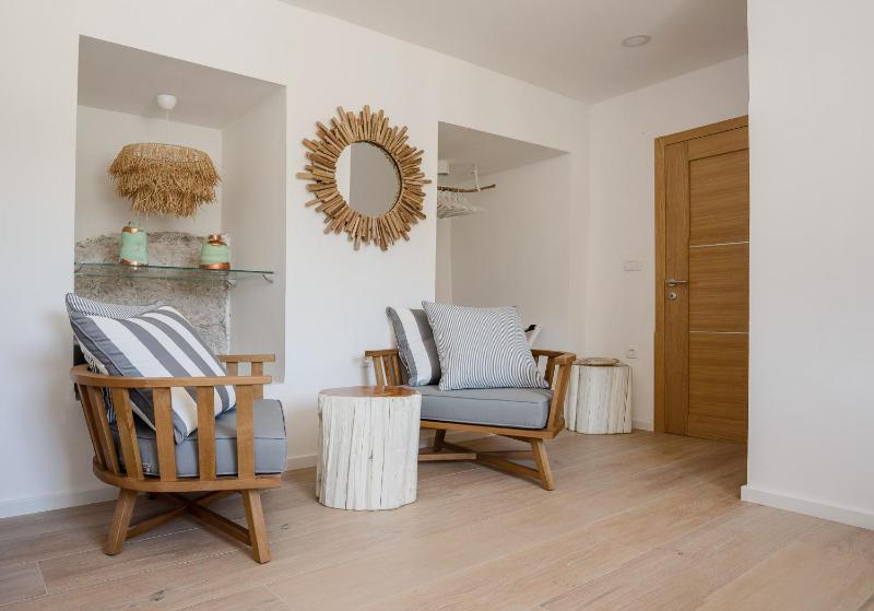 Villa Sea La Vie Seafront Location 4 Bedrooms Sea Access - image 32