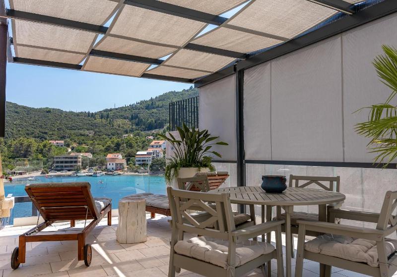 Villa Sea La Vie Seafront Location 4 Bedrooms Sea Access - image 41