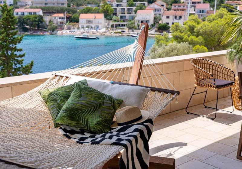 Villa Sea La Vie Seafront Location 4 Bedrooms Sea Access - image 13