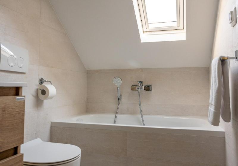 Villa Sea La Vie Seafront Location 4 Bedrooms Sea Access - image 14