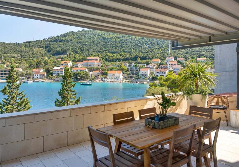 Villa Sea La Vie Seafront Location 4 Bedrooms Sea Access - image 33