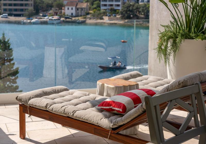 Villa Sea La Vie Seafront Location 4 Bedrooms Sea Access - image 29