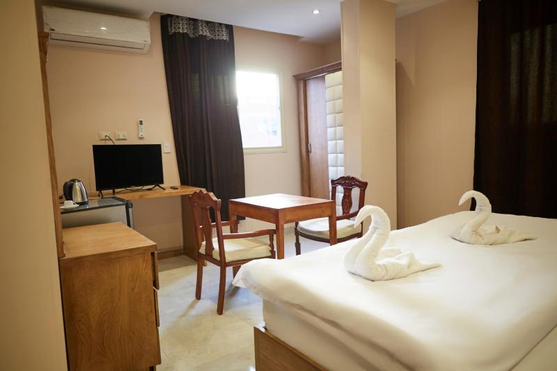 Grand Pyramid View Hotel - image 12
