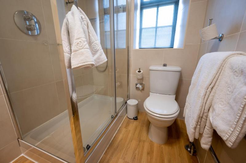 Small Double Room image 2