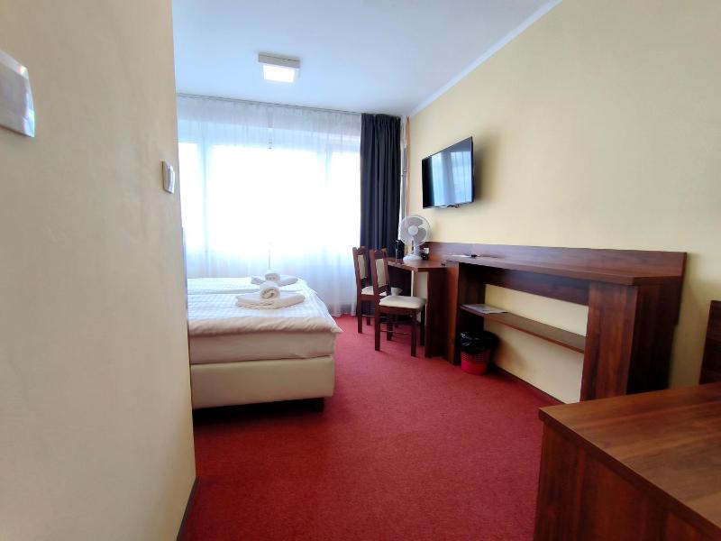 Deluxe Twin Room image 3