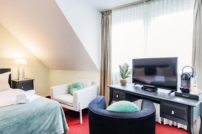 Quadruple Room image 4