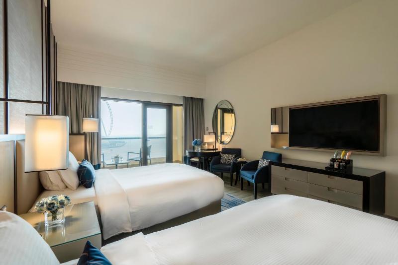Sea Front View Room with Balcony - Twin Bed image 4