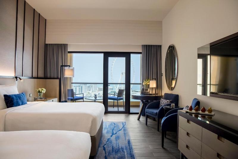 Sea Front View Room with Balcony - Twin Bed image 1