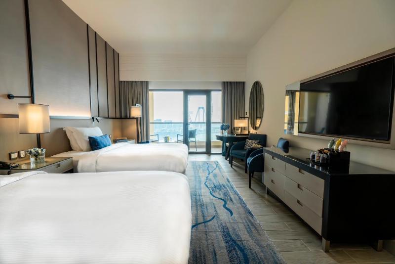 Sea Front View Room with Balcony - Twin Bed image 3