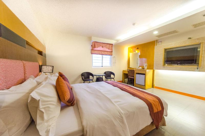 Yake Homestay - image 41
