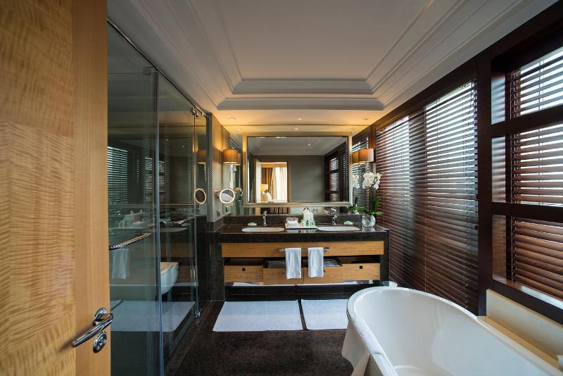 Executive Double Room with Executive Lounge Access image 1