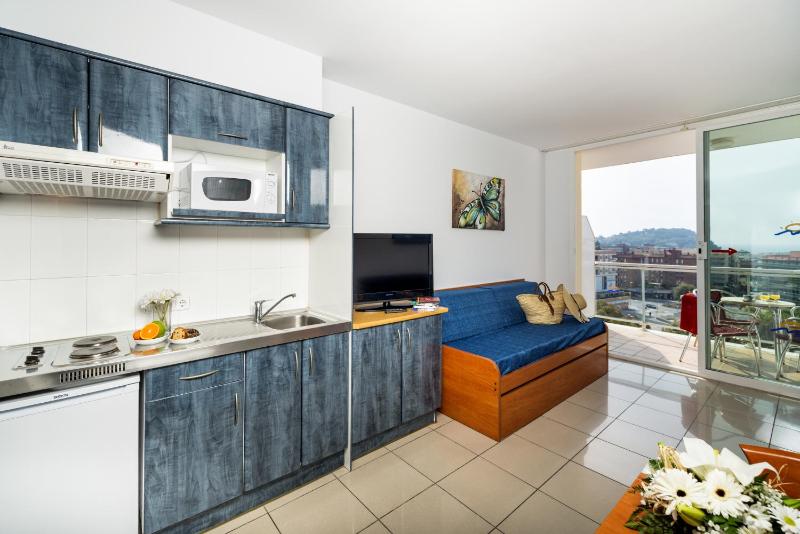 Apartment with Balcony (3 Adults) image 3