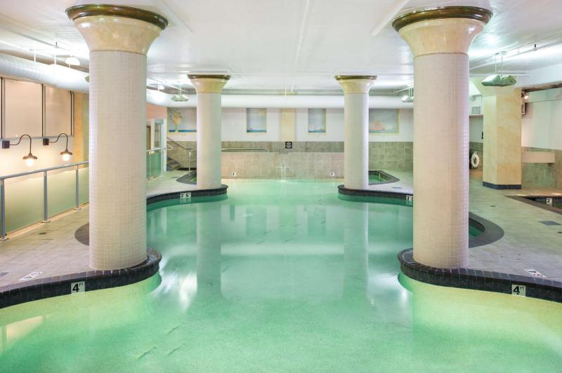 Embassy Suites by Hilton Portland-Downtown - image 30