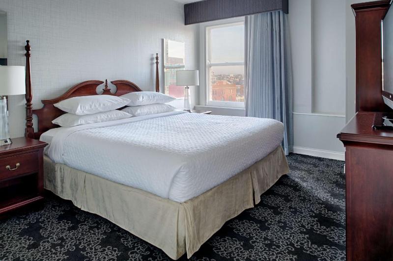 Embassy Suites by Hilton Portland-Downtown - image 17