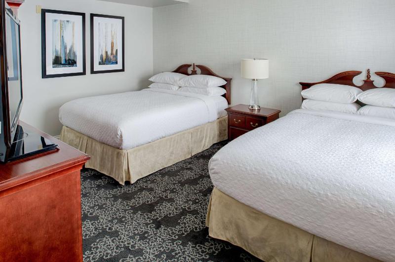 Embassy Suites by Hilton Portland-Downtown - image 12