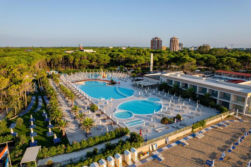 Riviera Resort Hotel - image 5
