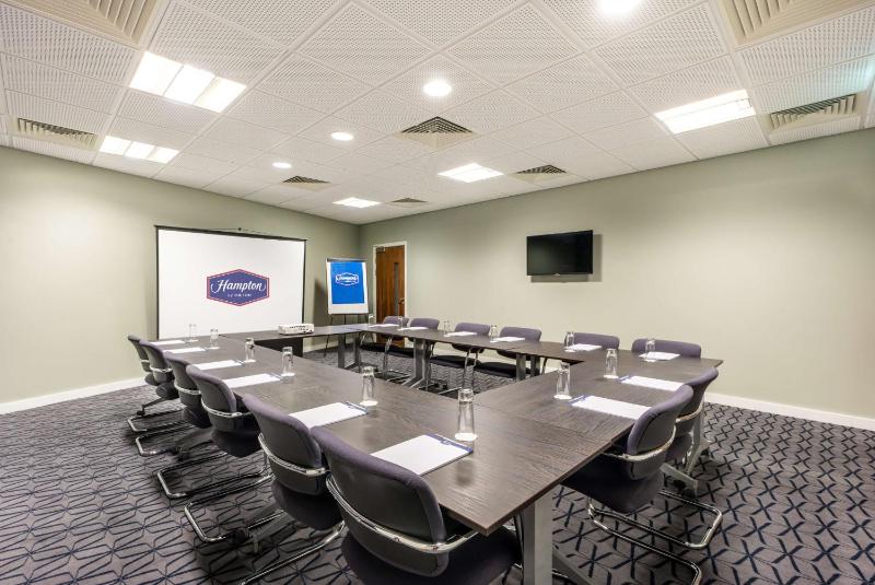Hampton By Hilton Sheffield - image 18