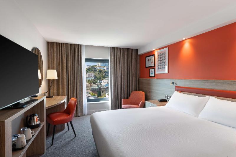King Room image 3