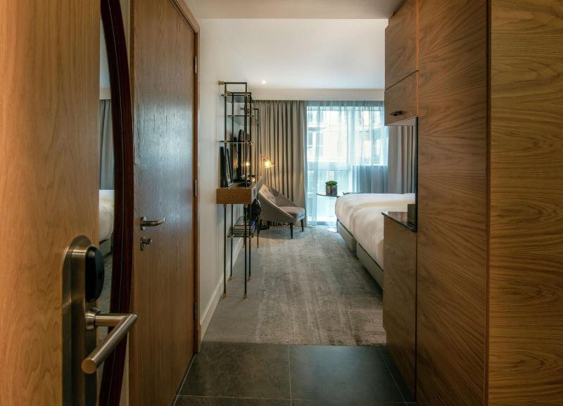Twin Room image 3