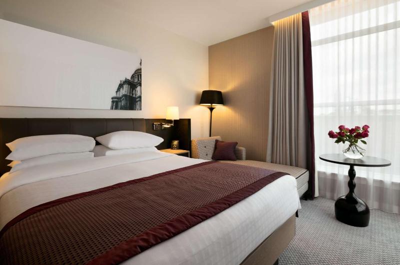 Executive King Room - Lounge Access image 3