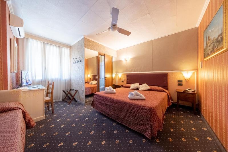 Triple Room image 3