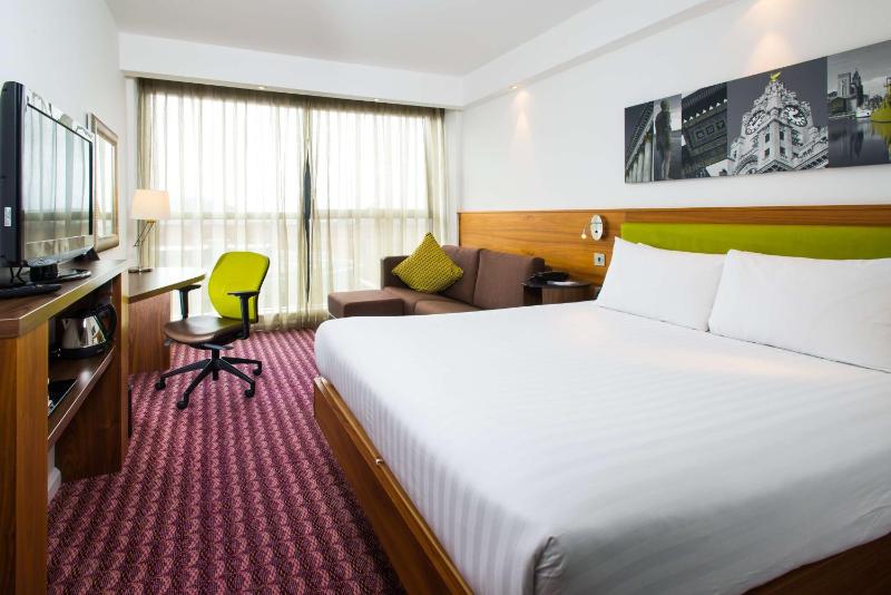 Queen Room - Mobility Access image 3