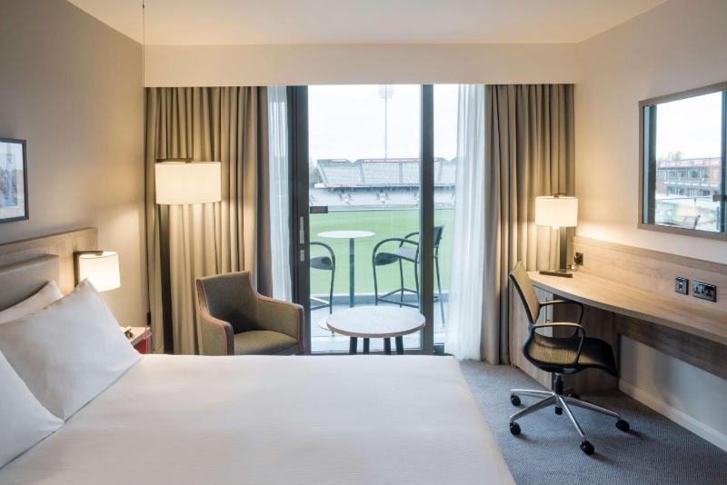 King Room with Stadium View - Disability Access image 3