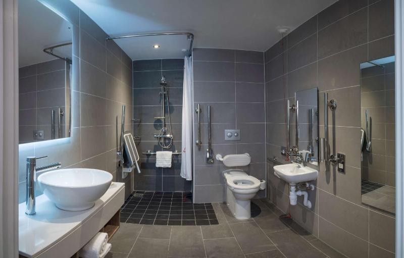 King Room - Mobility Accessible  image 4