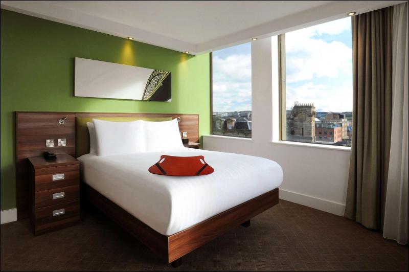 Queen Room image 1