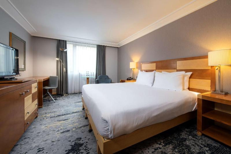 King Room image 3