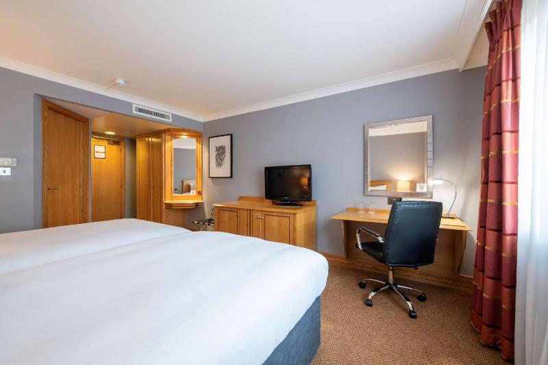 Twin Room image 1