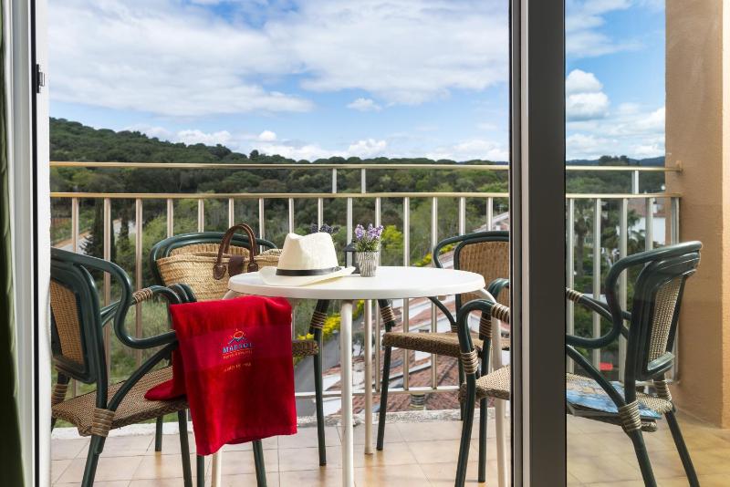 One-Bedroom Apartment with Balcony (2 - 4 Adults) image 2