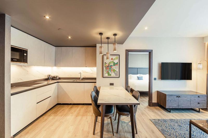 The Blake Apartment Suite image 4