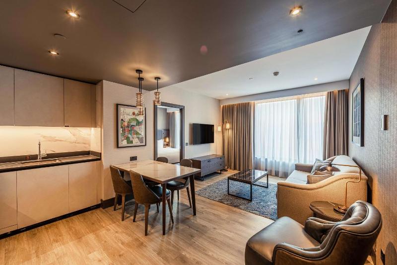 The Blake Apartment Suite image 3