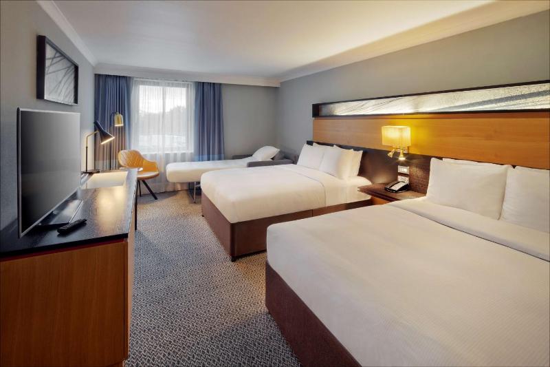 Family Guestroom With Two Queen Beds image 1
