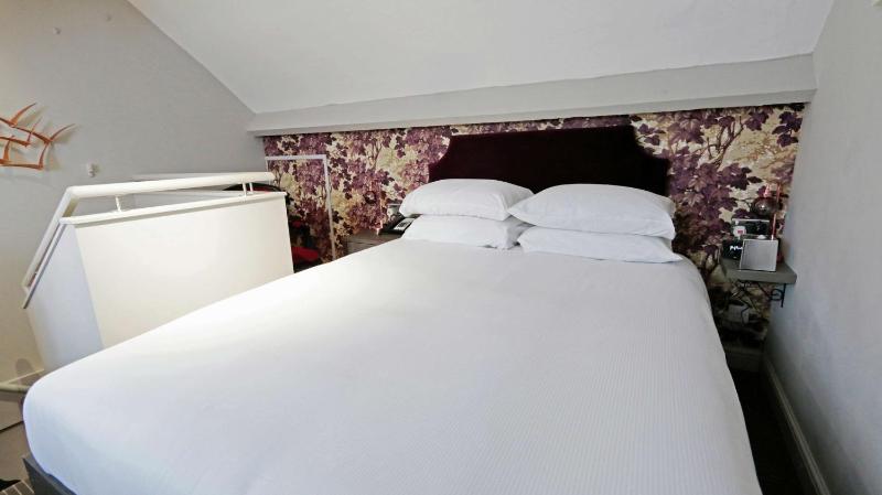 Duplex Double Room image 3