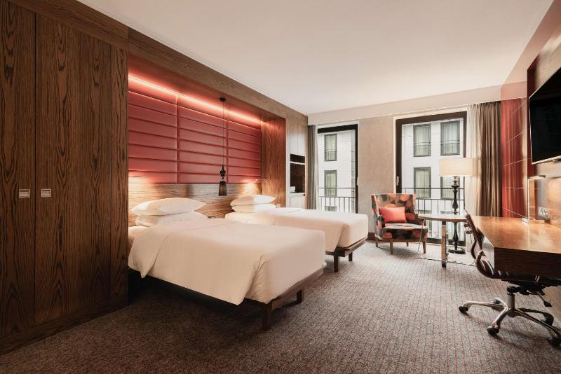 Executive Twin Room - Lounge Access image 3