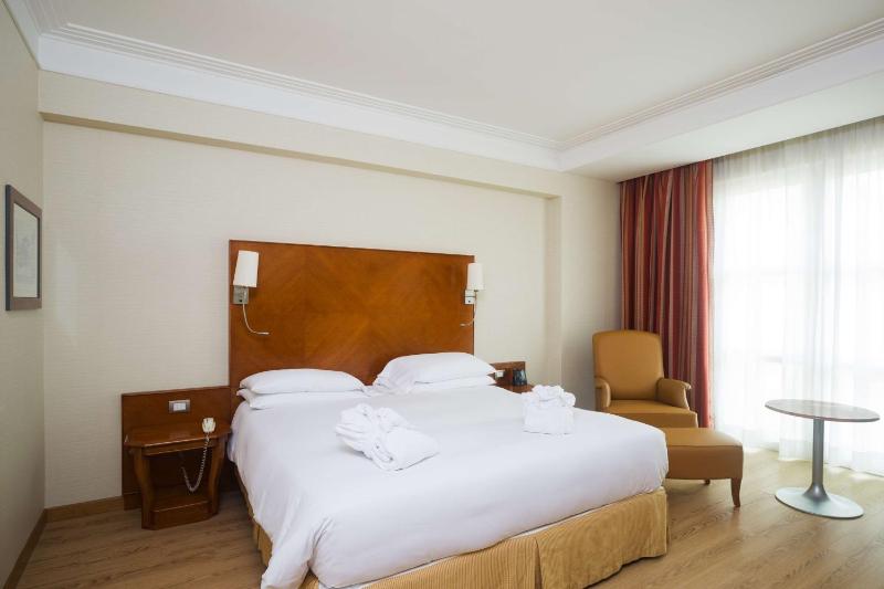 Executive King Room image 1