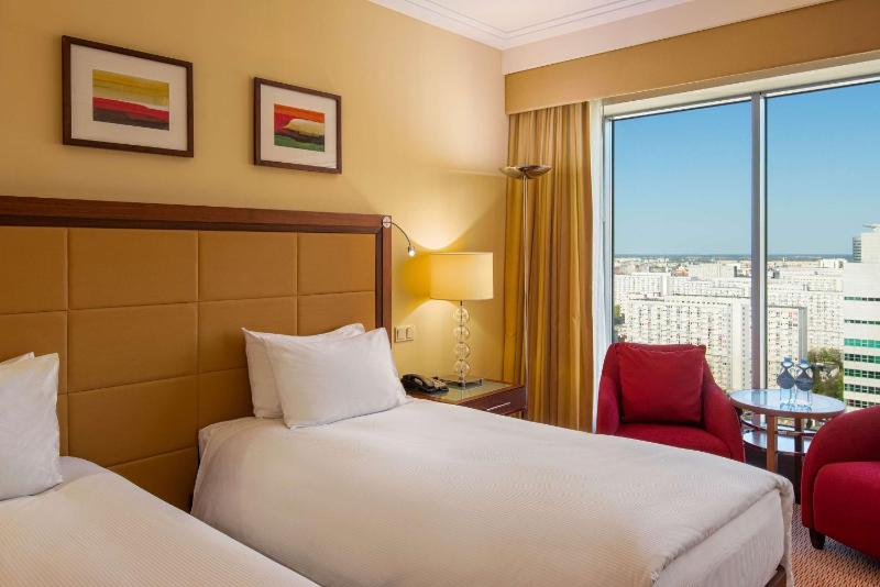 Deluxe Twin Room image 2