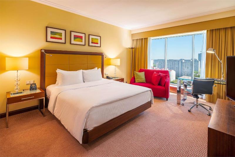 King Guest Room image 1