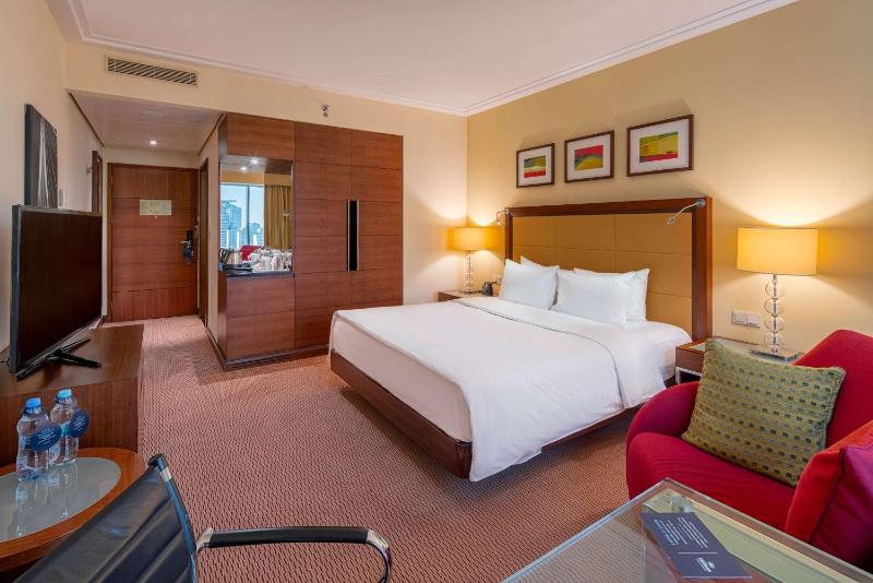 King Guest Room image 3