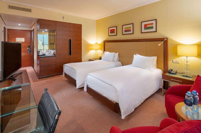 Twin Room image 3