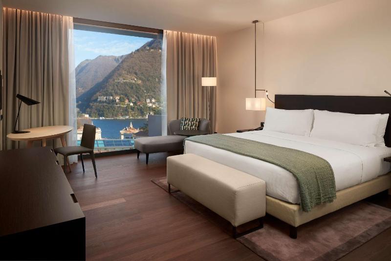 Premium King Room with Lake View image 3